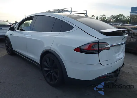 2018 Tesla Model X 100D/75D/P100D z USA, uszkodzony, nr VIN 5YJXCBE2XJF121293